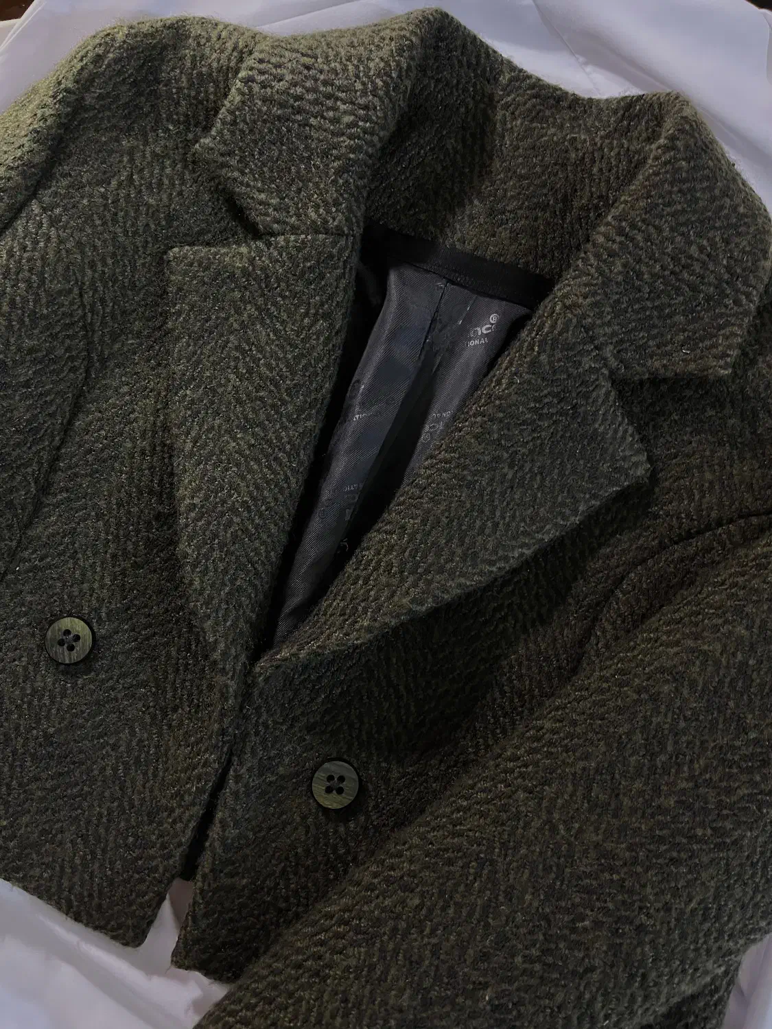 کراپ کت|لباس|اندیشه, اندیشه فاز ۴|دیوار