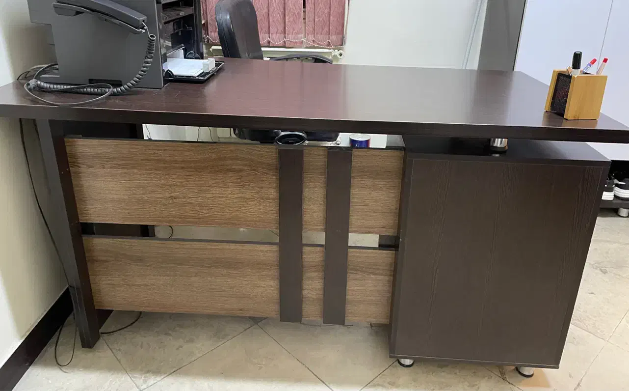 فروش میز اداری در حد نو می باشد|دفتر کار|ایرانشهر, |دیوار