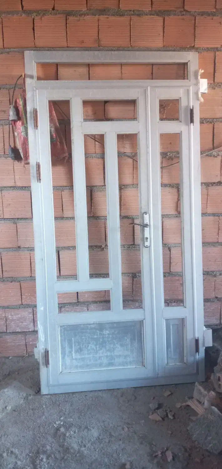 درب ورودی،پنجره اتاق ،پنجره اشپزخانه،درب سرویس|مصالح و تجهیزات ساختمان|خان ببین, |دیوار