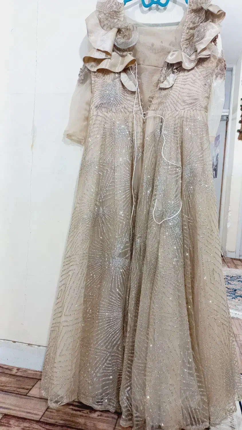 لیاس مجلسی|لباس|مسجد سلیمان, |دیوار