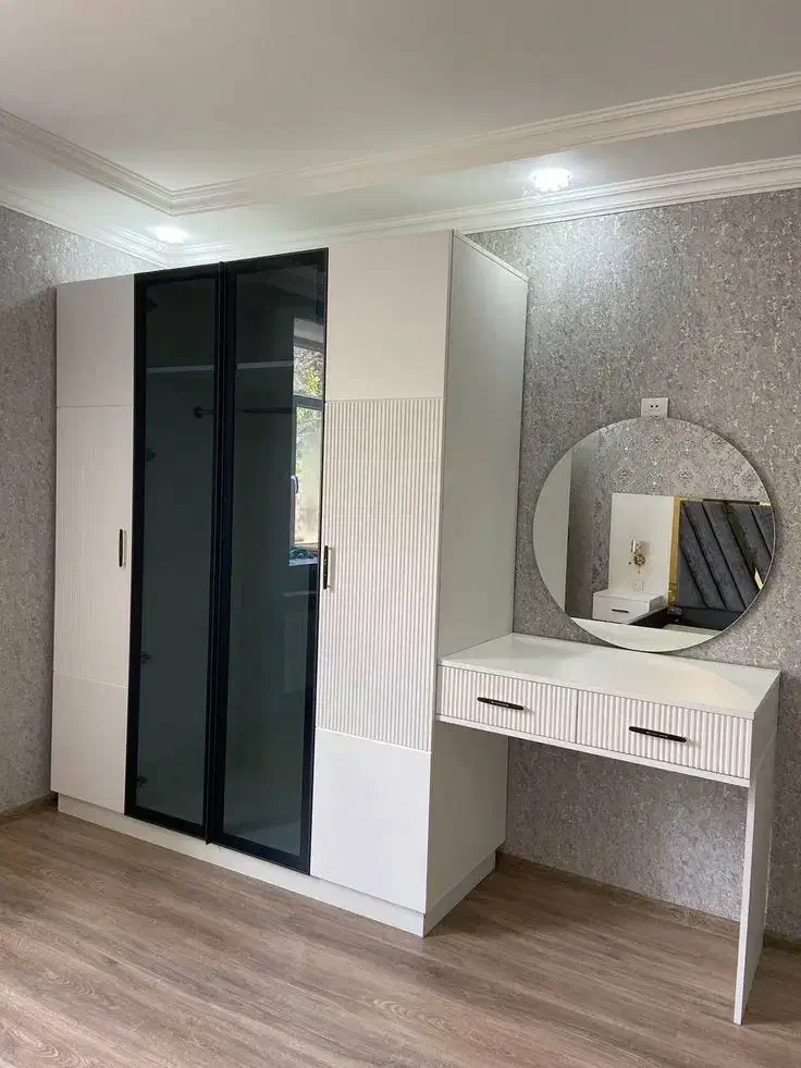 میز آرایش کمد دیواری مدرن هایگلاس ترک عمق ۶۲|جاکفشی، کمد، دراور|تهران, قیطریه|دیوار