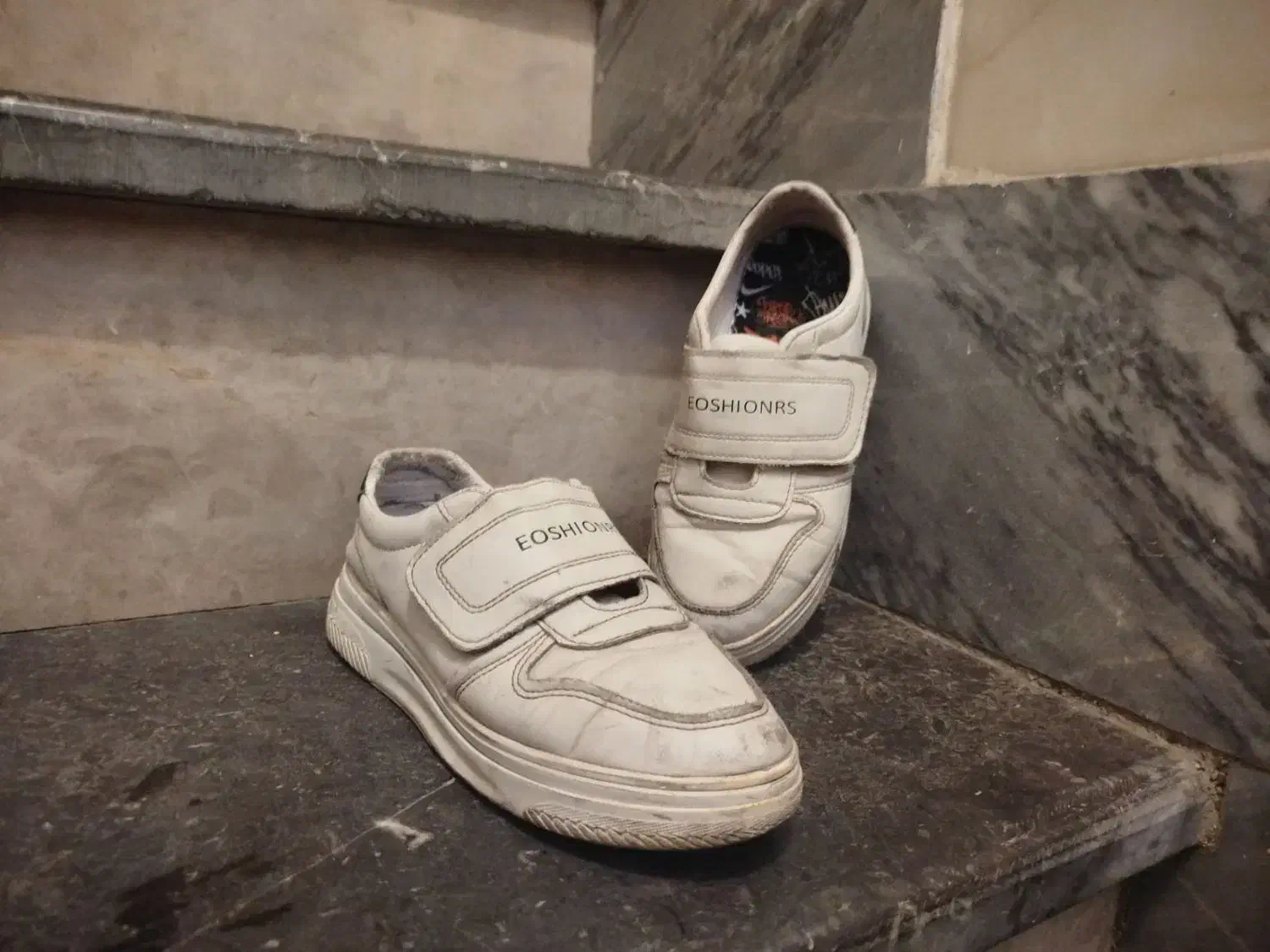 کتانی سفید اسپورت|کیف، کفش، کمربند|تهران, شهرک رضویه|دیوار