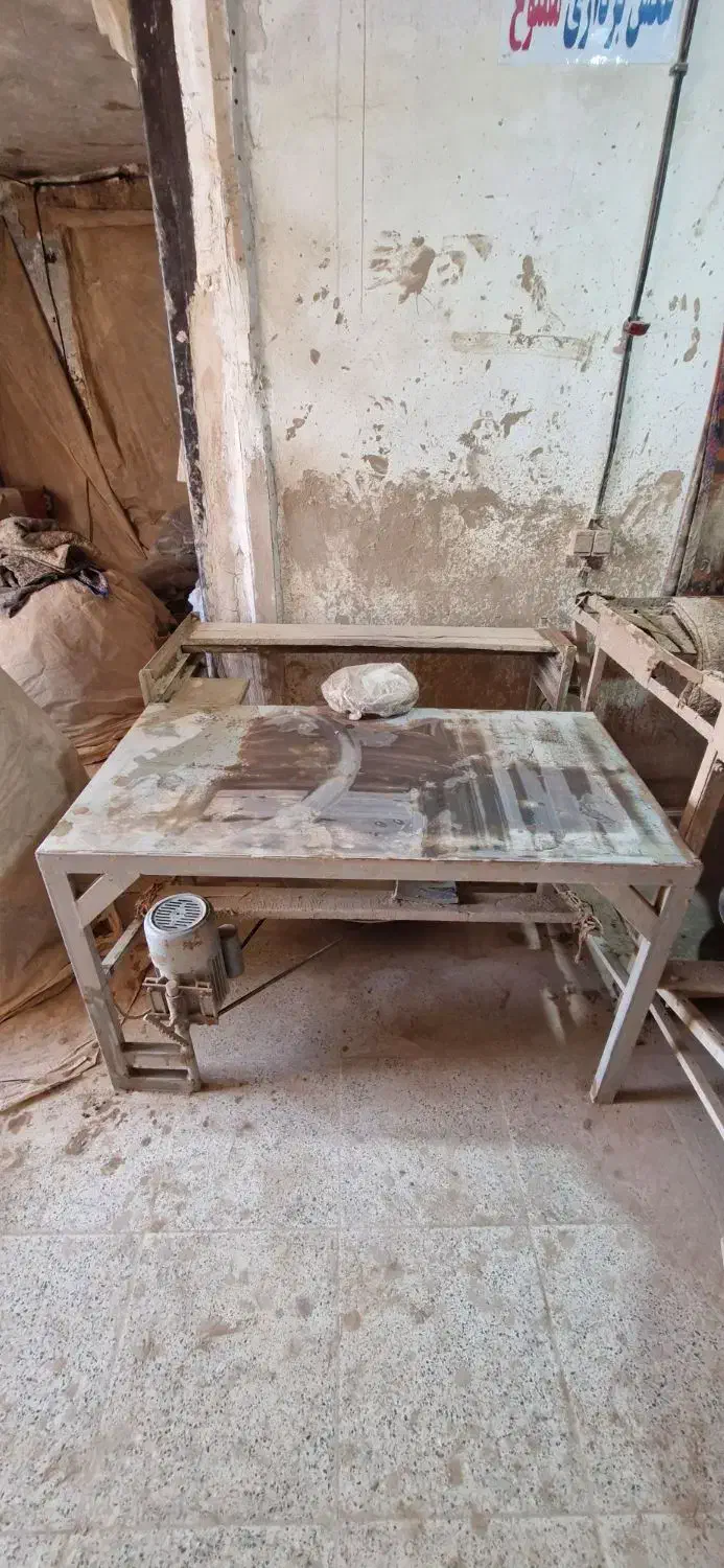 چرخ سفالگری|ماشین‌آلات صنعتی|لالجین, |دیوار