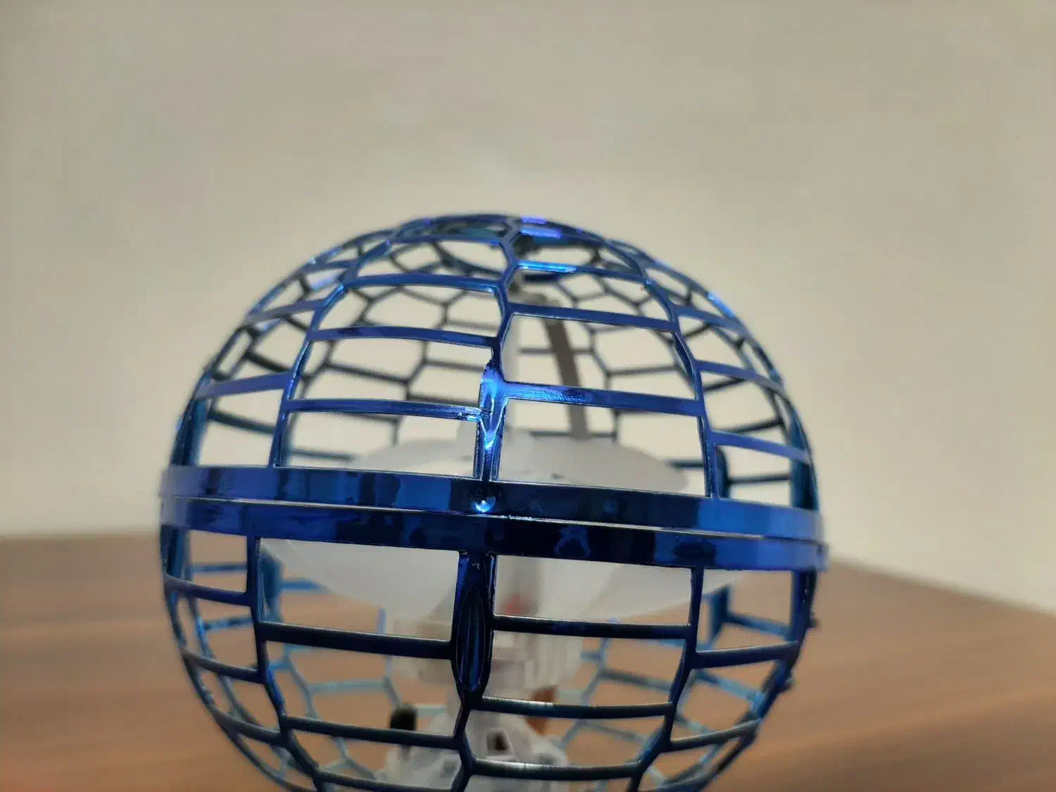 توپ پرنده|اسباب‌‌بازی|قم, نیروگاه|دیوار