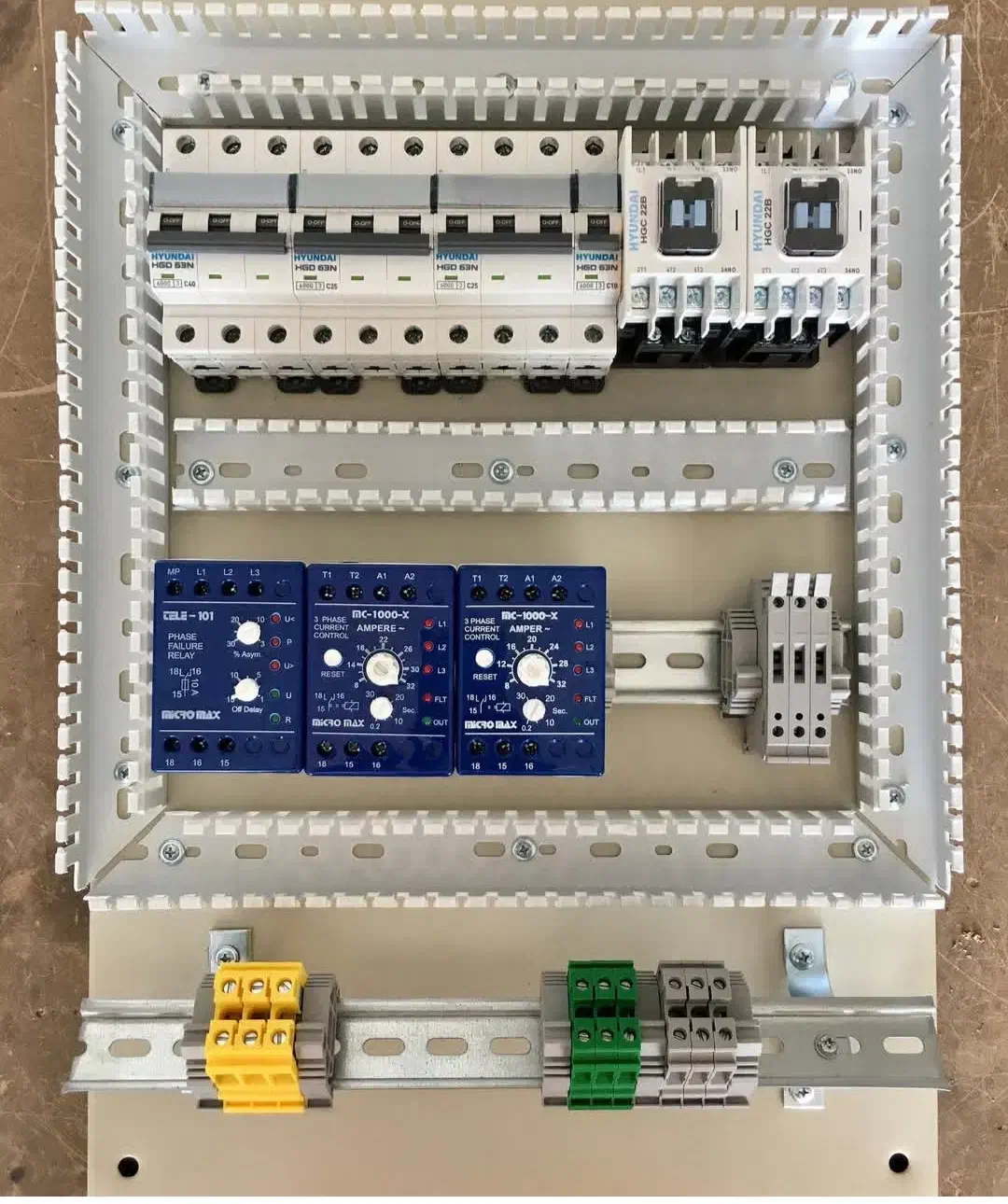 خدمات برق .برقکاری .برق کار .برقکشی.|خدمات پیشه و مهارت|همدان, |دیوار