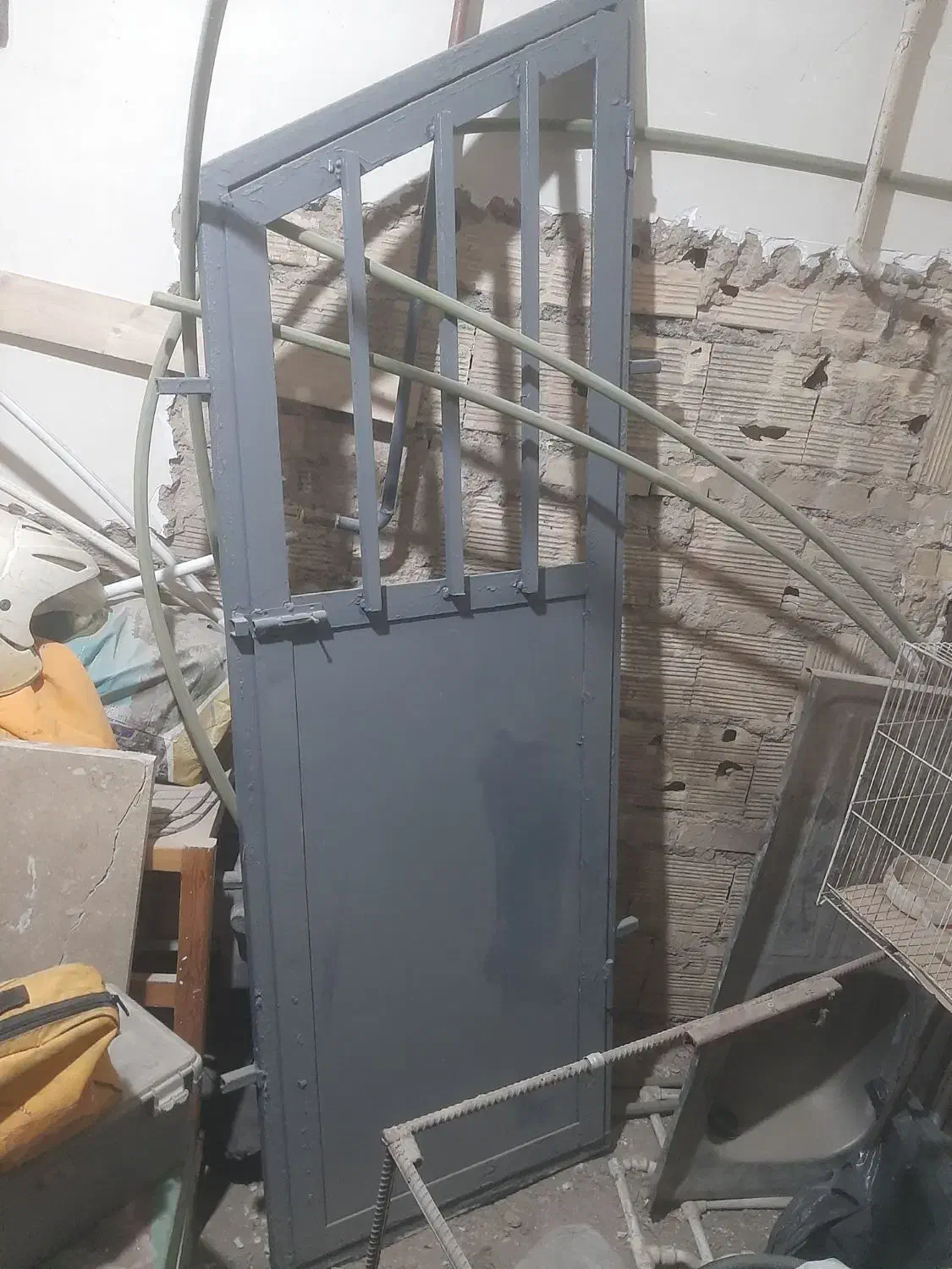 یک درب انباری زیر پله ای|مصالح و تجهیزات ساختمان|مشهد, شهید بصیر|دیوار