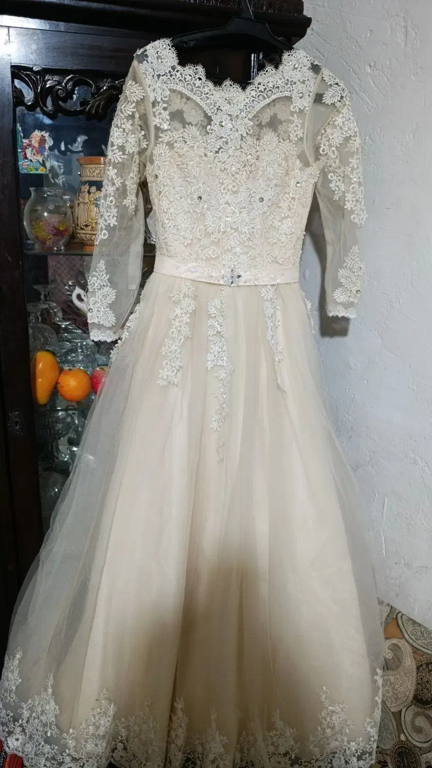 لباس عروس|لباس|قم, ولیعصر|دیوار