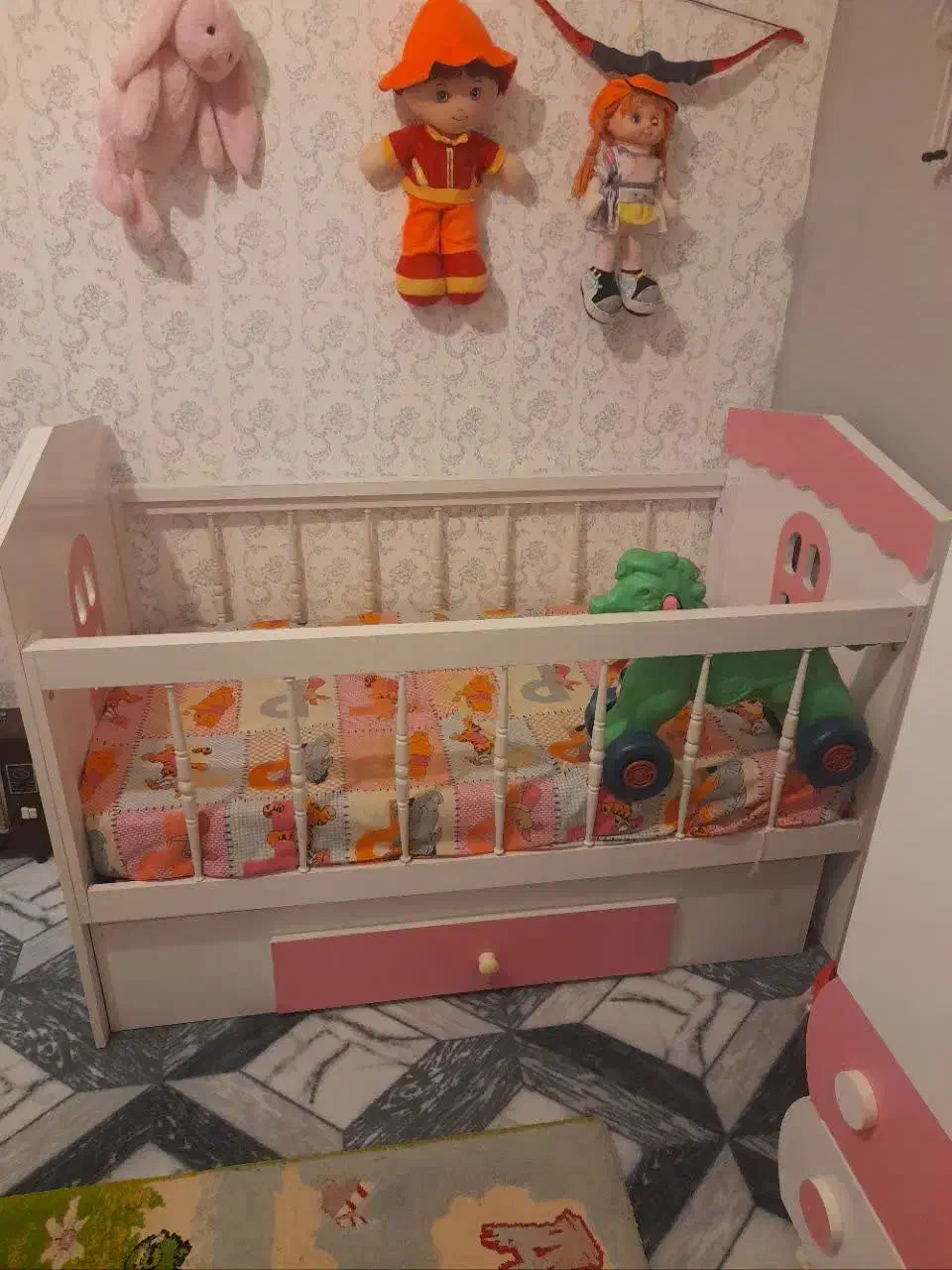 میز و تخت|تخت و سرویس خواب|بروجرد, |دیوار