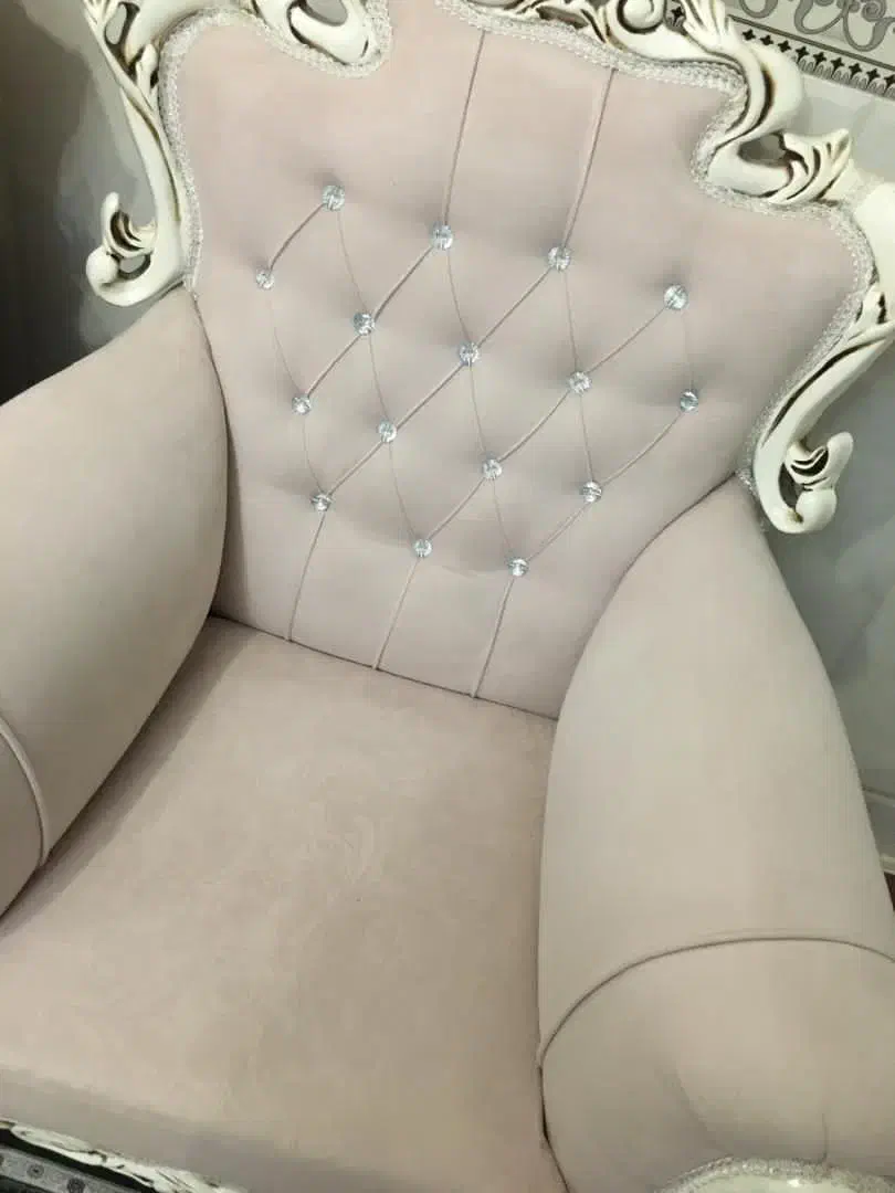 مبل گلبهی ۷ نفره|مبلمان خانگی و میز عسلی|قم, یزدان‌شهر|دیوار