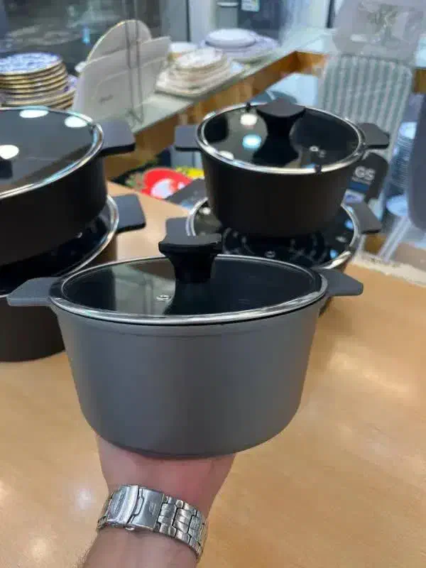 سرویس قابلمه 8 پارچه AMD  چدن|ظروف پخت‌وپز|قم, شهرک امام حسین|دیوار