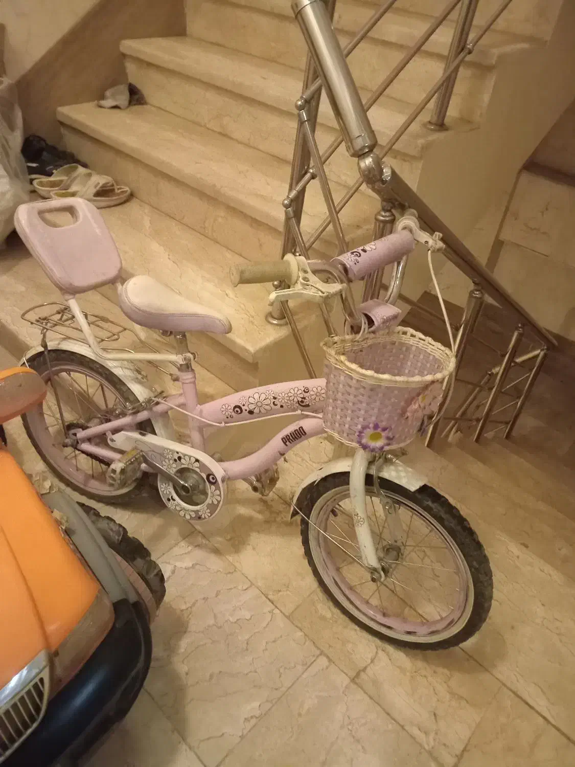 ماشین شارژی..بهمراه دوچرخه.جداگانه هم فروخته میشود|اسباب‌بازی بچه|تهران, مجیدآباد|دیوار