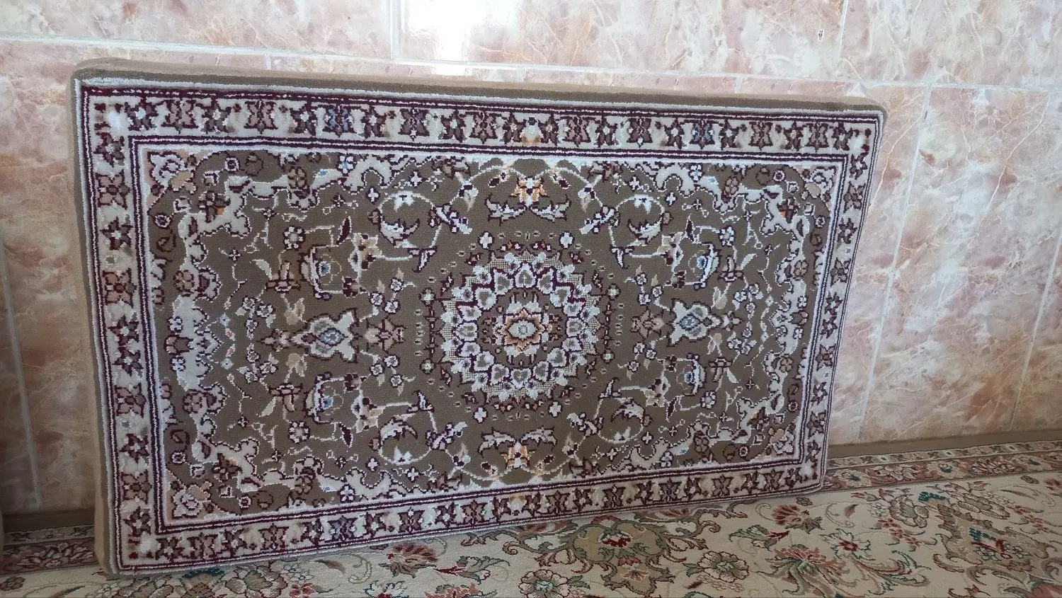 پشتی|پشتی|سبزوار, پاسداران|دیوار