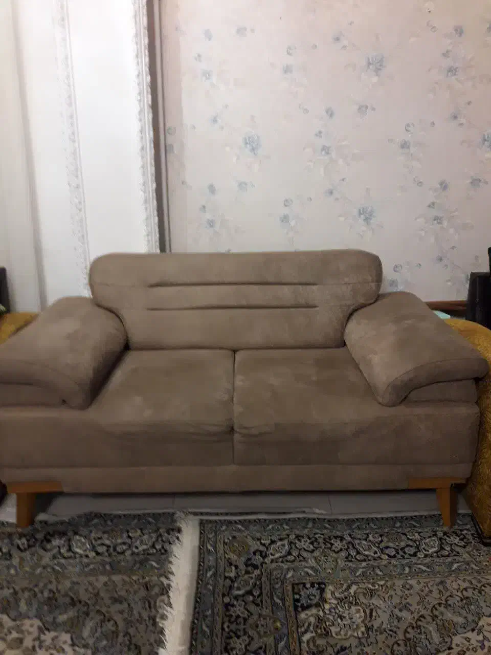 مبل در حد جدید|مبلمان خانگی و میز عسلی|رشت, پیرسرا|دیوار