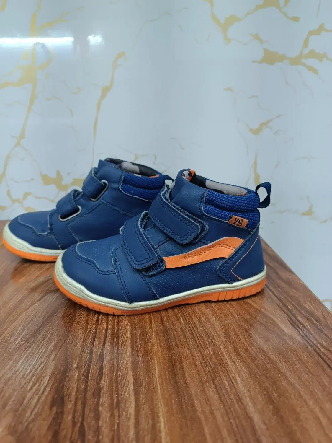 پوتین و کاپشن بچگانه|کفش و لباس بچه|فاضل آباد, |دیوار