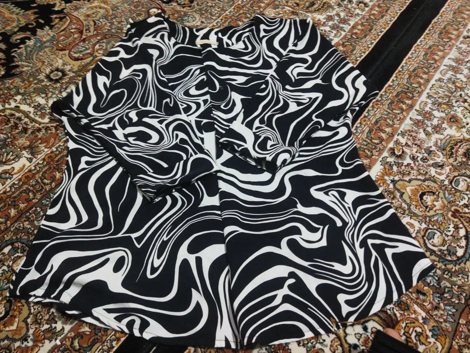 شومیز زبرا|لباس|محمدشهر, محمدشهر|دیوار