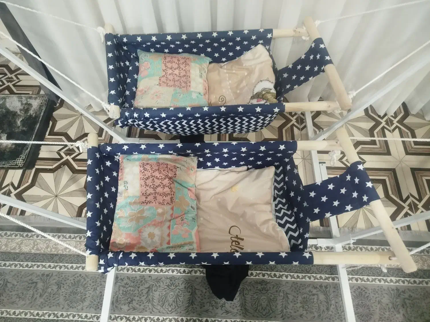 بانوچ|کالسکه و لوازم جانبی|تربتحیدریه, آغوی|دیوار