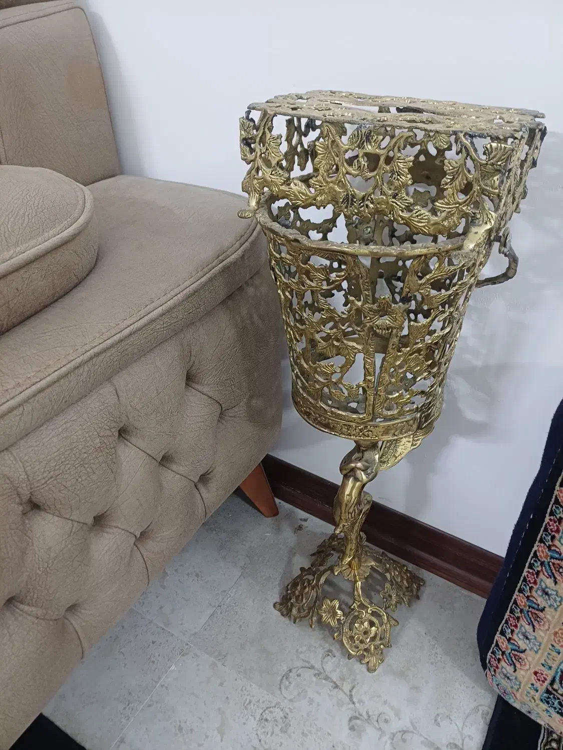 برنز|لوستر و چراغ آویز|قم, شاه سید علی|دیوار