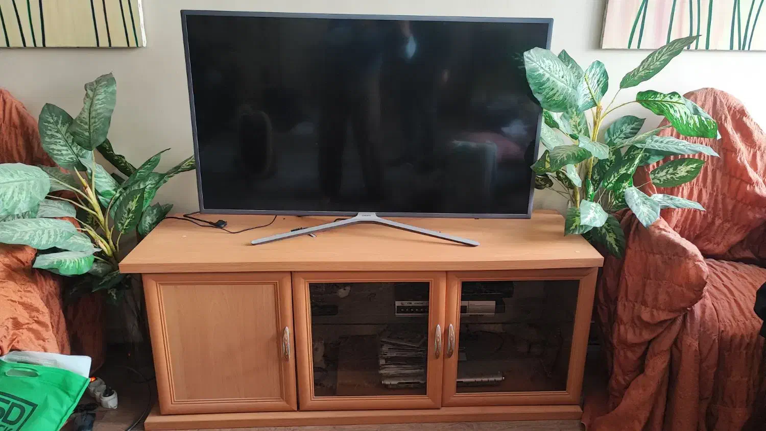 میز زیر تلویزیون در حد نو|میز تلویزیون|تهران, بهجت‌آباد|دیوار
