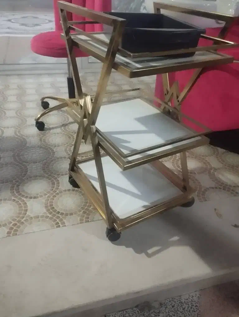 فروش لوازم آرایشگاه به صورت تکی هم بفروش میرسد|آرایشگاه و سالنهای زیبایی|فلاورجان, |دیوار