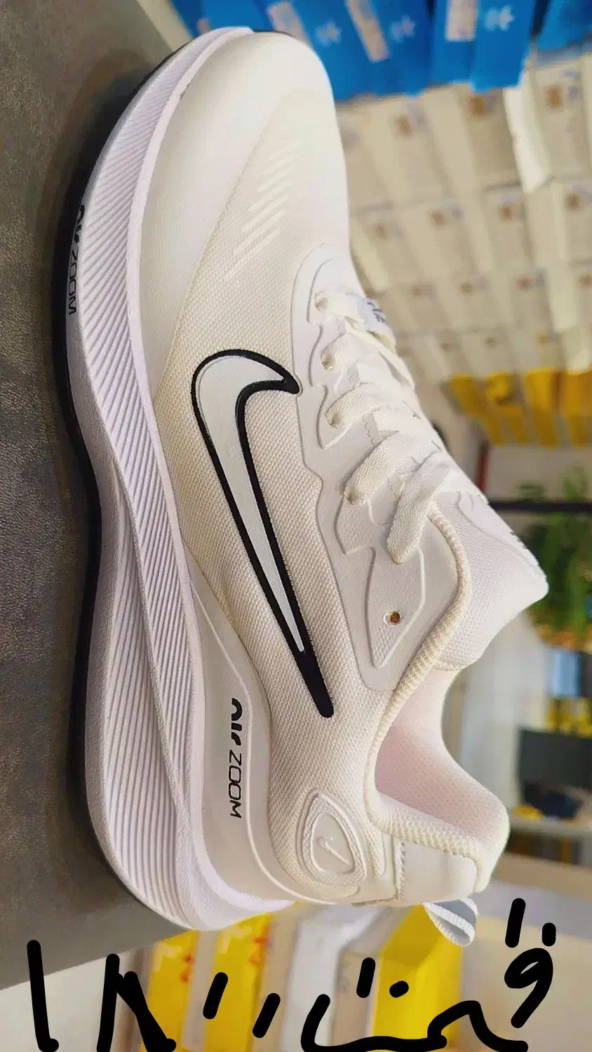 کتونی مردانه و زنانه|کیف، کفش، کمربند|رشت, چله خانه|دیوار