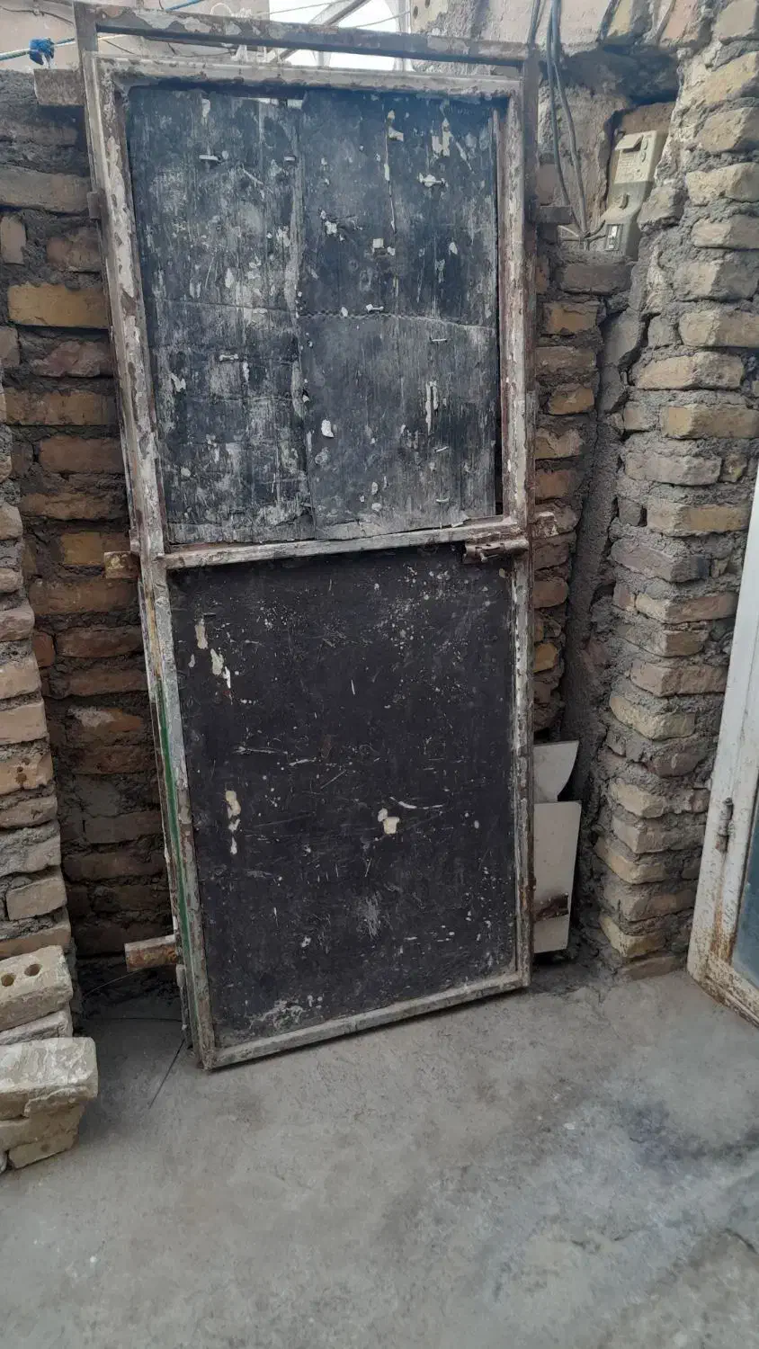 در انباری|مصالح و تجهیزات ساختمان|بوژگان, |دیوار