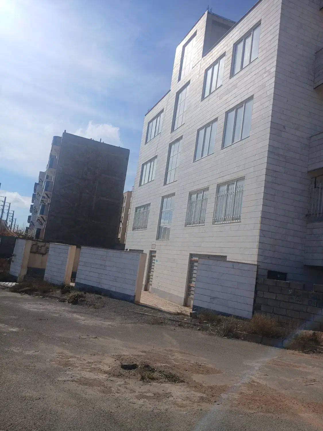 ۱۰۷ متر ۳ خوابه مسکن مهر ۲ ومین تبقه|فروش آپارتمان|نمین, |دیوار