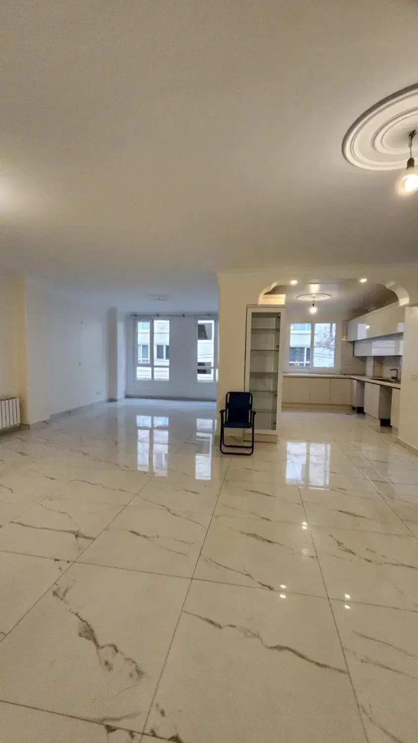 150متر به قیمت سه خوابه بزرگ کلید نخورده  شهرک غرب