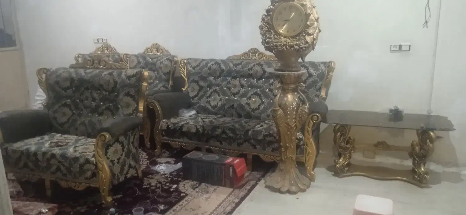 مبل سلطنتی 7 نفره با ساعت|مبلمان خانگی و میز عسلی|نسیم‌شهر, |دیوار