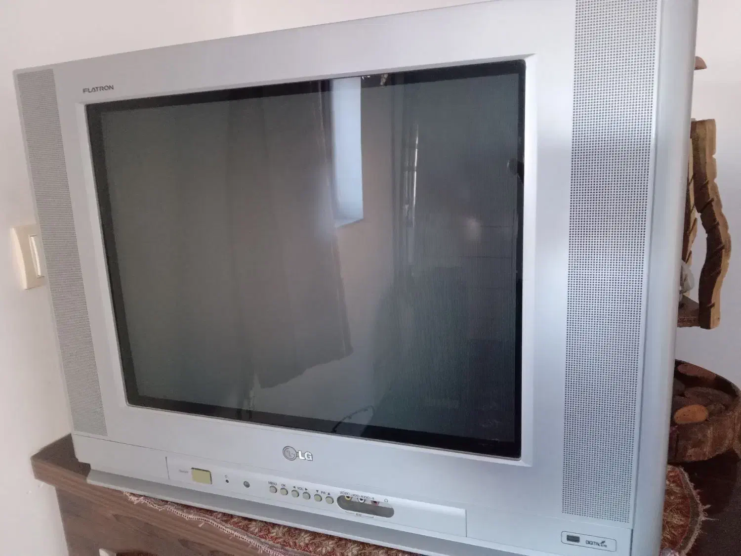 تلویزیون ۲۱ ال جی|تلویزیون و پروژکتور|آق قلا, |دیوار