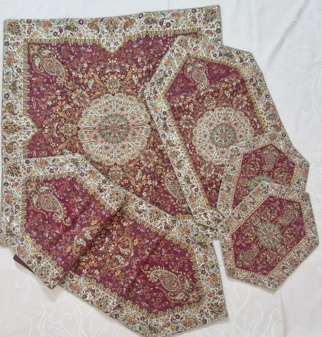 ست رومیزی ۵ تکه|پرده، رانر، رومیزی|اصفهان, مصلی|دیوار