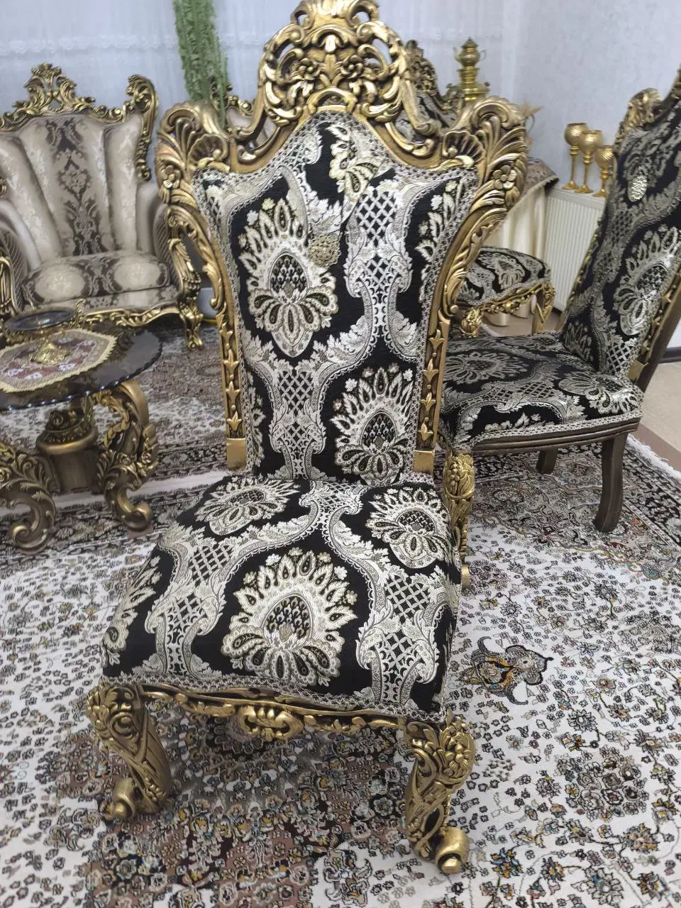 میز غذاخوری|میز و صندلی غذاخوری|میانه, |دیوار