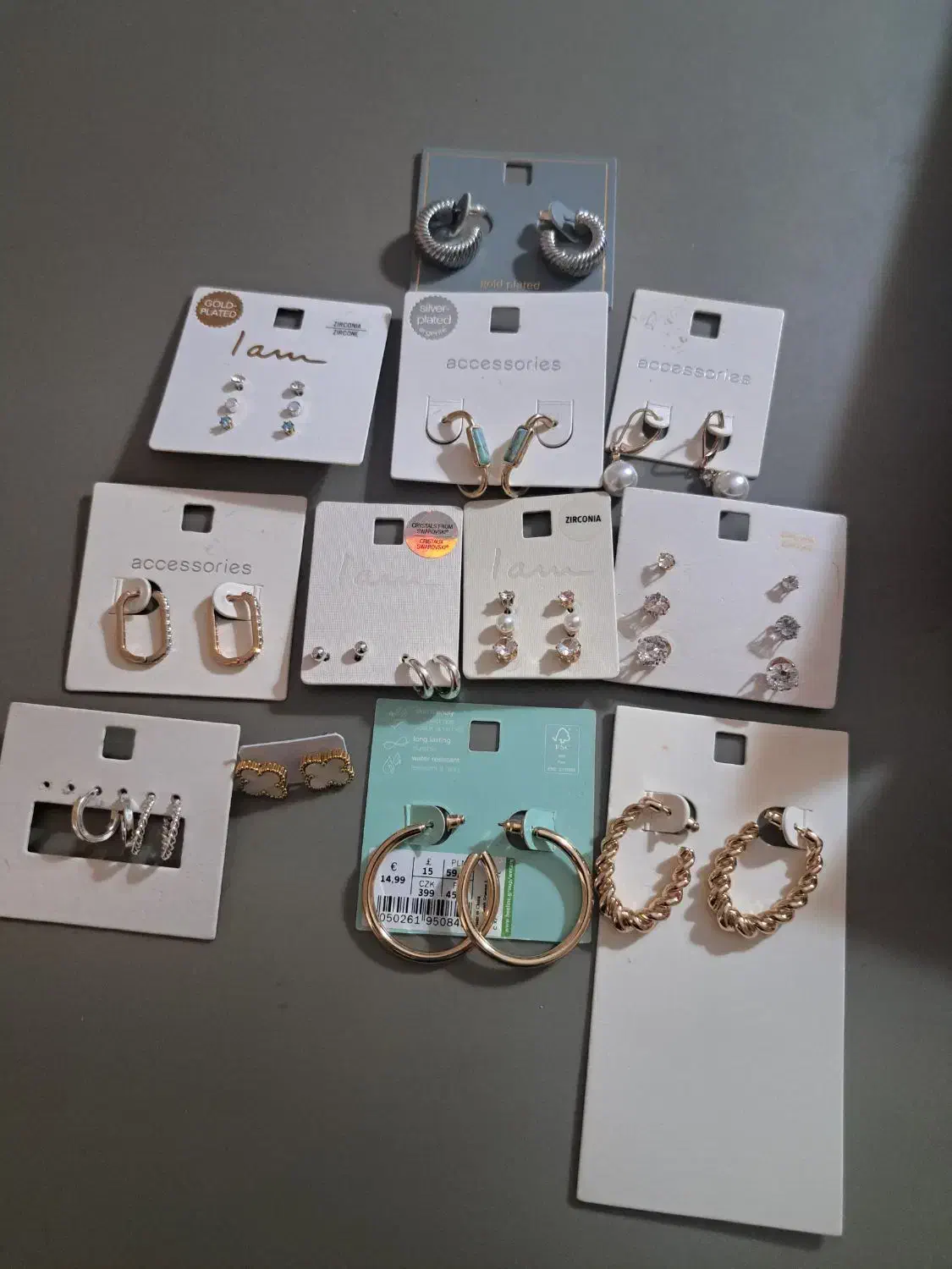 انواع گوشواره پکی انگشتر پکی و بدلیجات و ساعت|بدلیجات|خرمآباد, |دیوار