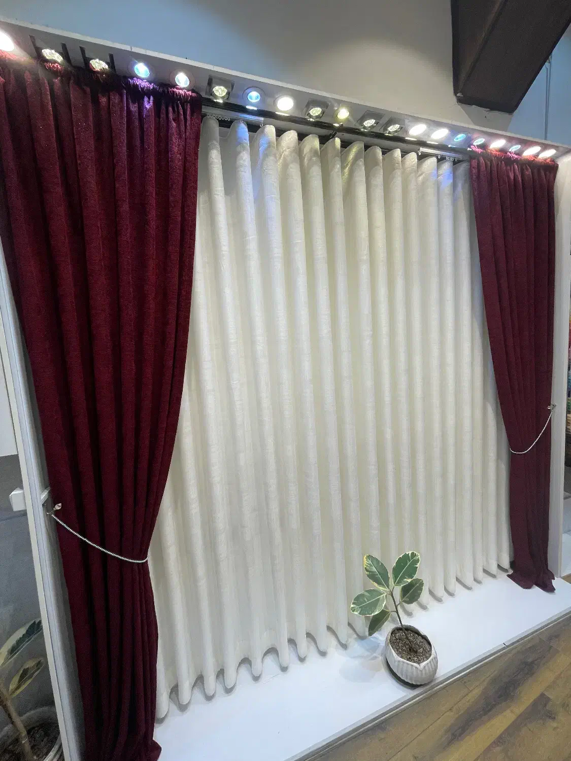 پارچه کرپ طرح پتینه با قیمت فوق العاده|پرده، رانر، رومیزی|چالوس, |دیوار