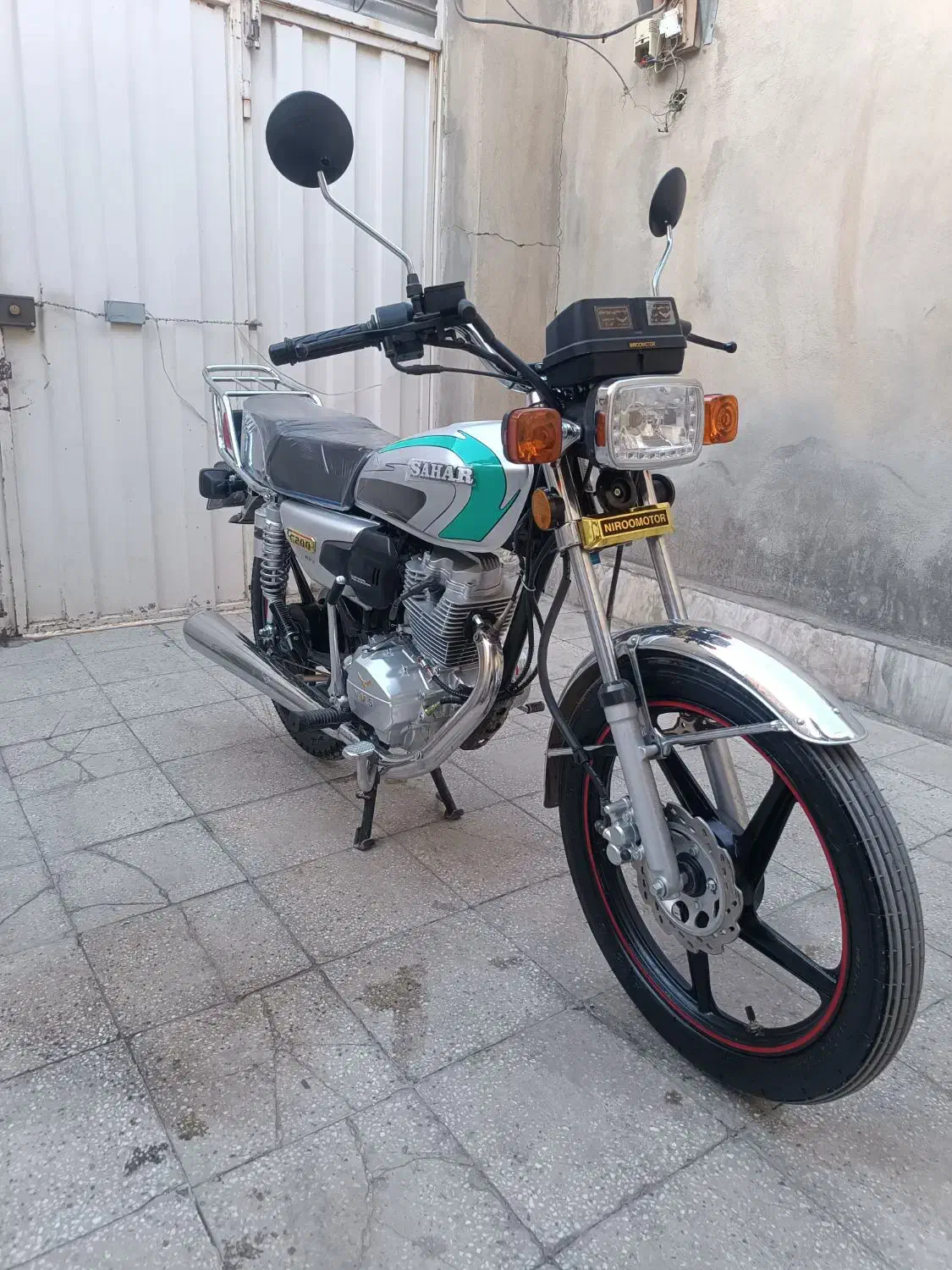 موتور 200|موتورسیکلت|خرمآباد, |دیوار