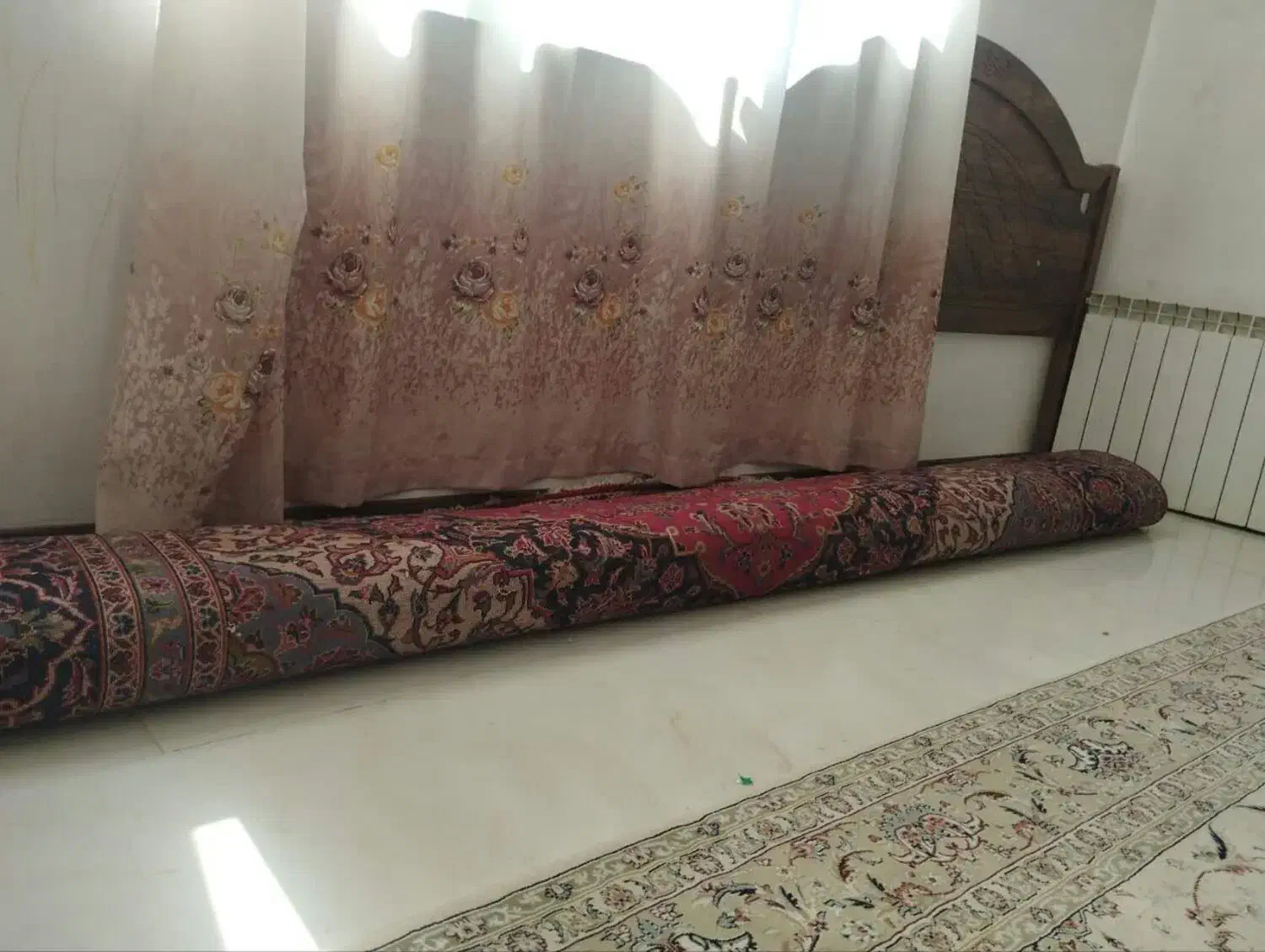 فرش دست بافت|فرش|ری, ولی آباد|دیوار