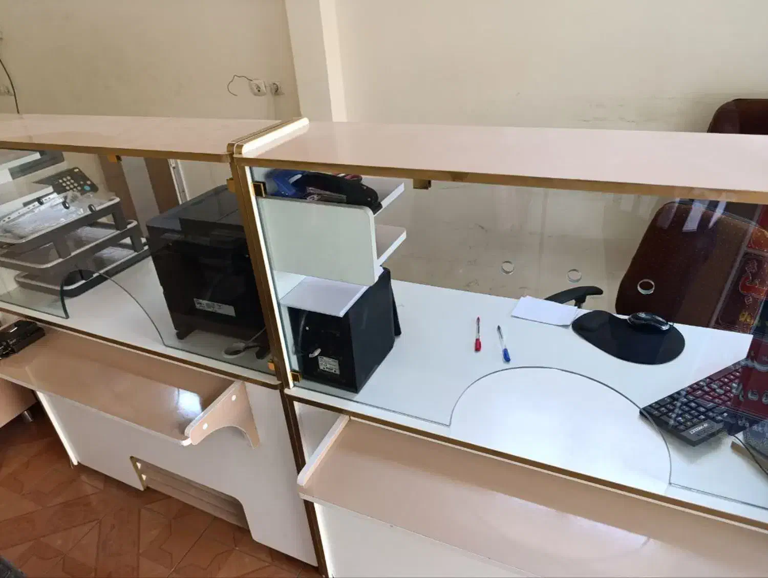 میز پیشخوان و ویترین|فروشگاه و مغازه|خمینی‌شهر, |دیوار