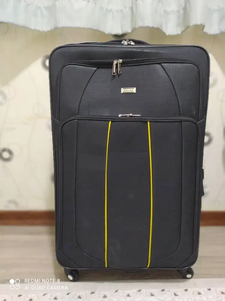 چمدان مسافرتی سایز بزرگ نو|کیف، کفش، کمربند|اندیشه, اندیشه فاز ۱|دیوار