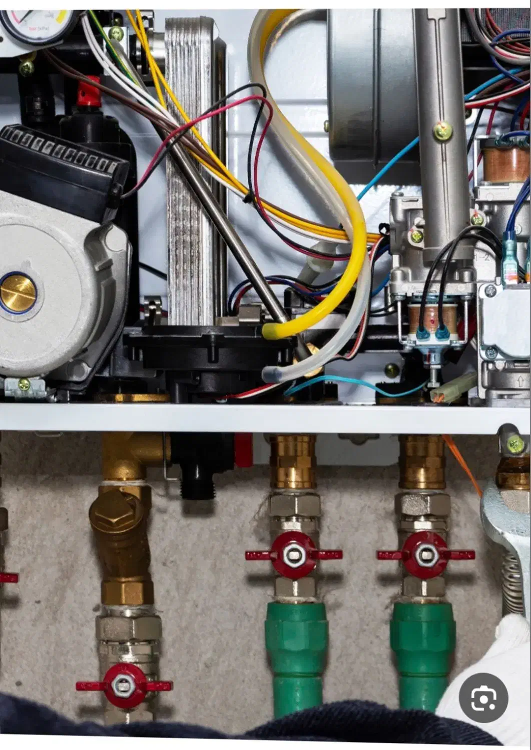 سرویس پکیج وابگرم کن دیواری درمحل|خدمات پیشه و مهارت|ایلام, |دیوار