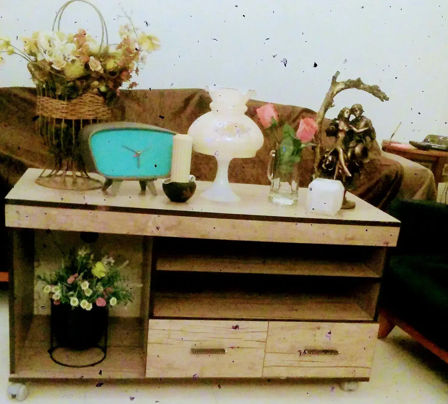 میز همه کاره|میز تلویزیون|پردیس, فاز ۳|دیوار