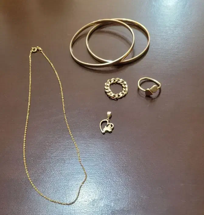 مقداری طلا سبک|جواهرات|بروجرد, |دیوار