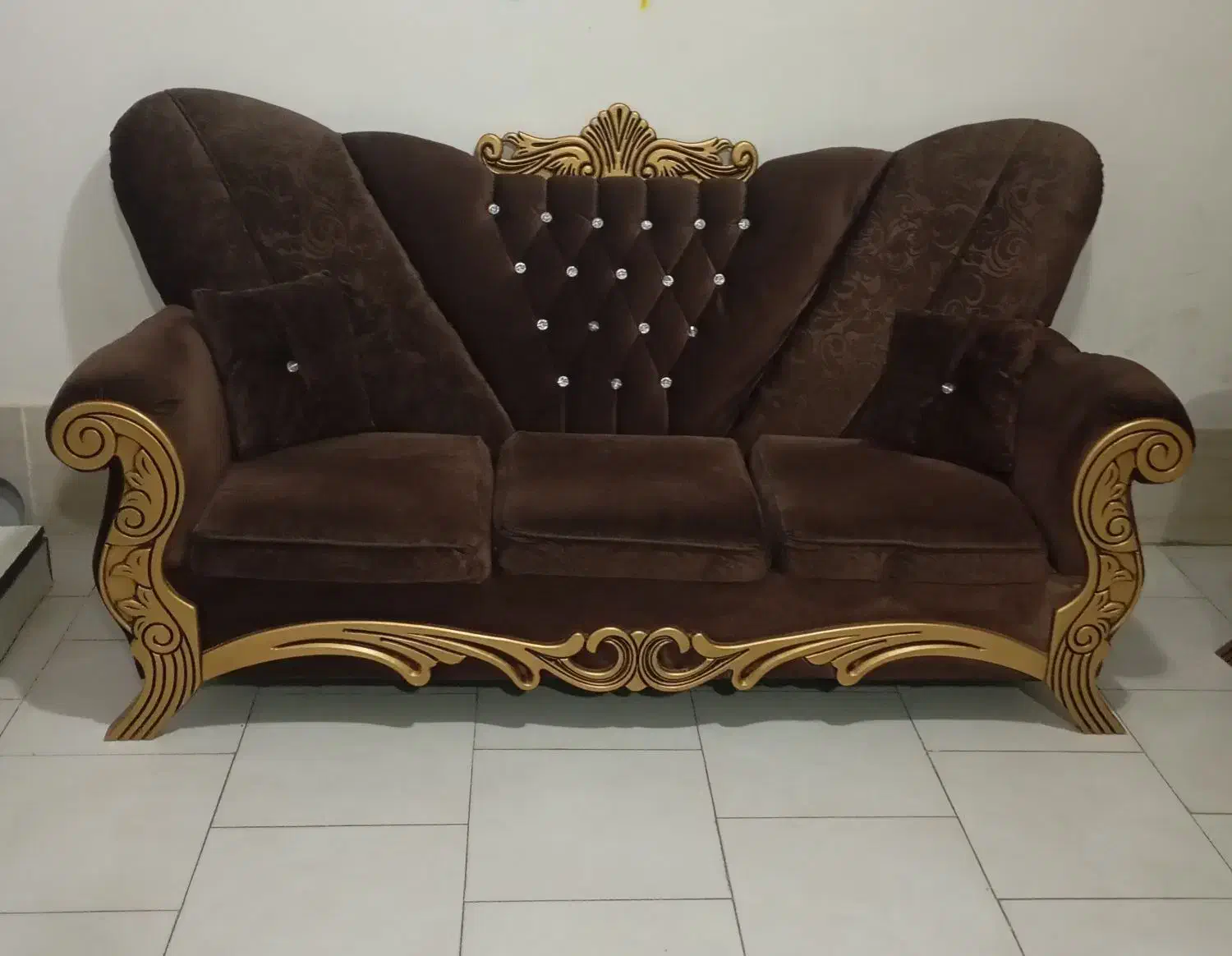 یک دست مبل به همراه میز عسلی|مبلمان خانگی و میز عسلی|گلپایگان, |دیوار