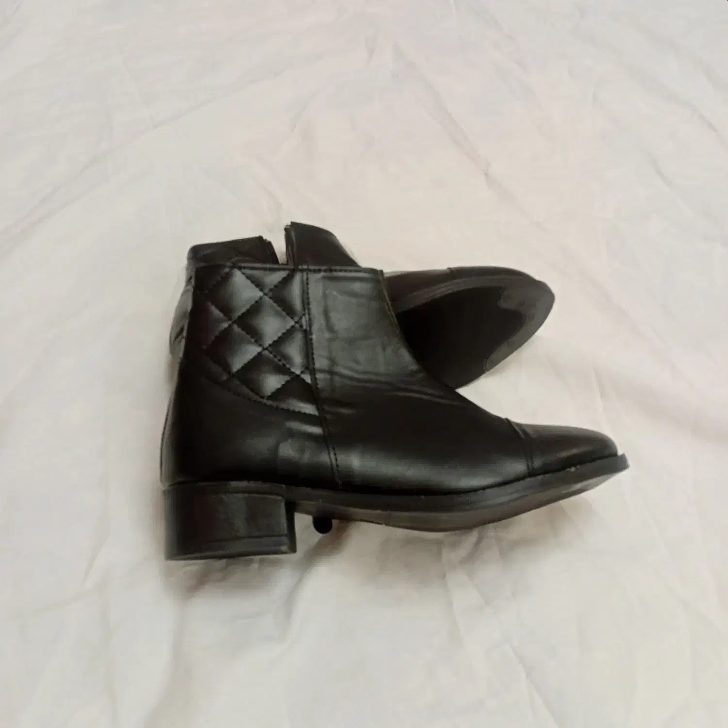 بوت پاییزه|کیف، کفش، کمربند|صدرا-فارس, فاز ۱|دیوار