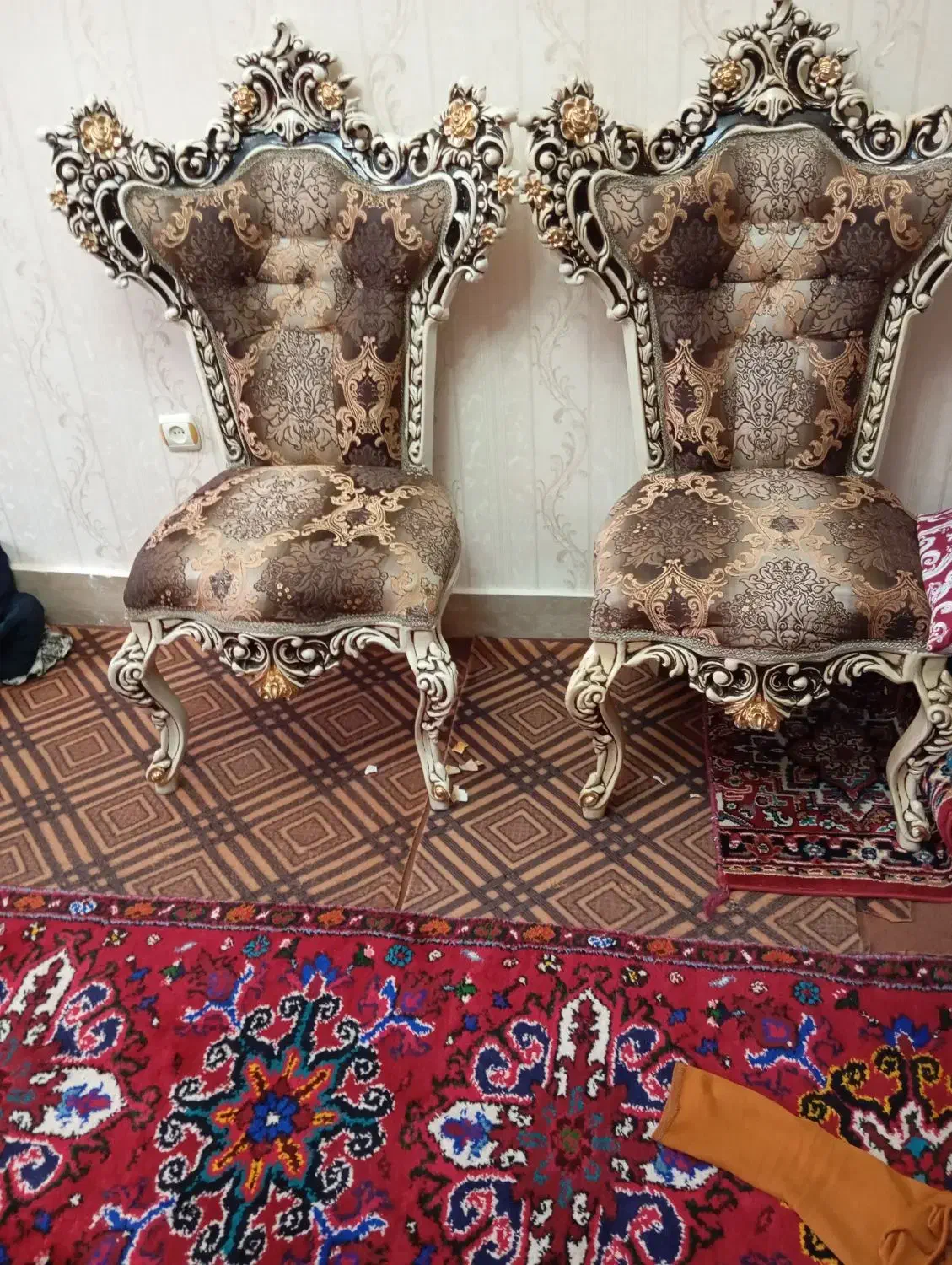 مبل سلطنتی آنتیک و تعدادی لوازم دیگه لطفاًبخوانید|کلکسیون اشیاء عتیقه|اهر, |دیوار