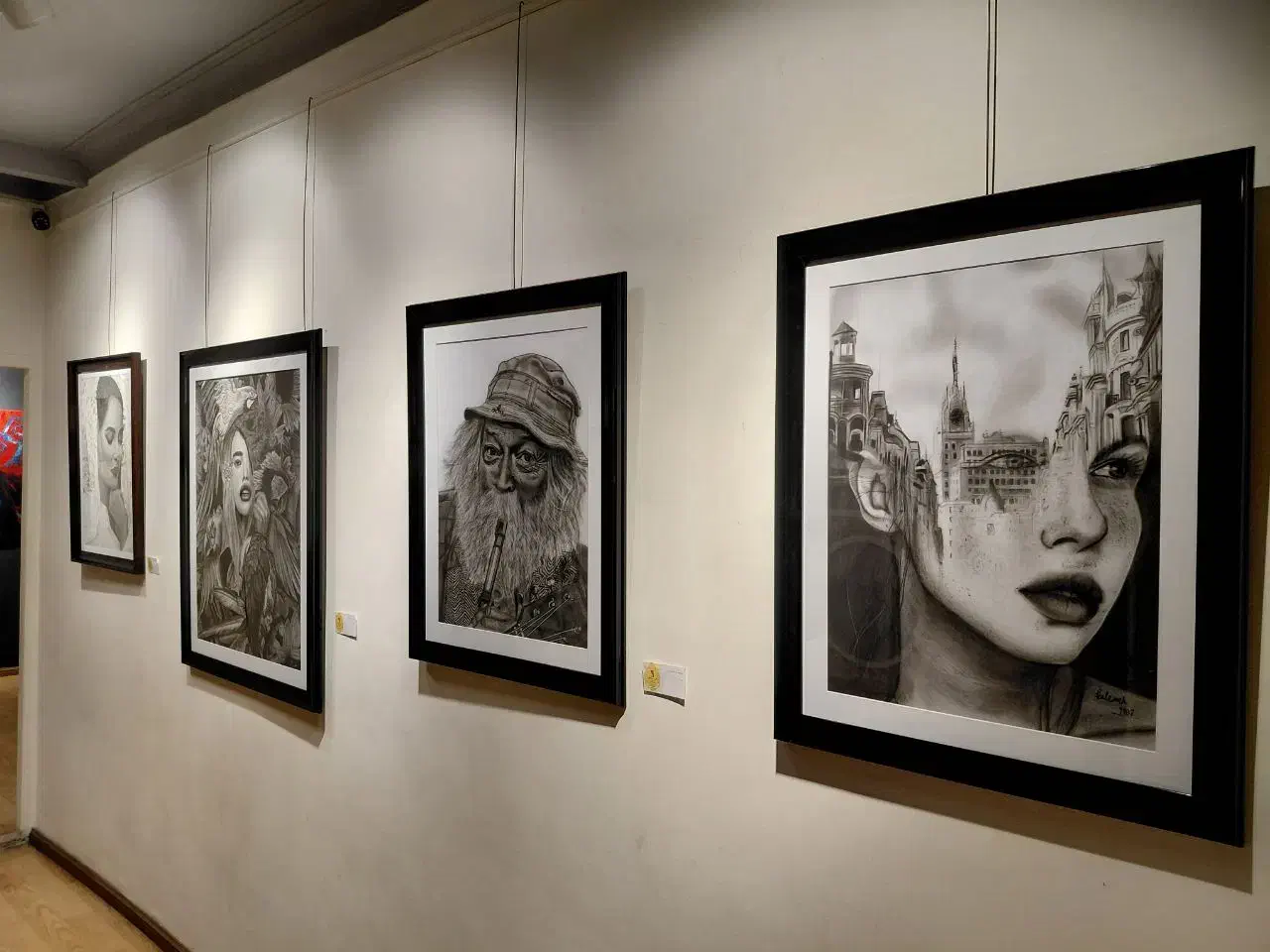 نمایشگاه خودنگاره در گالری انتظامی|گردهمایی و همایش|تهران, مهران (سیدخندان)|دیوار