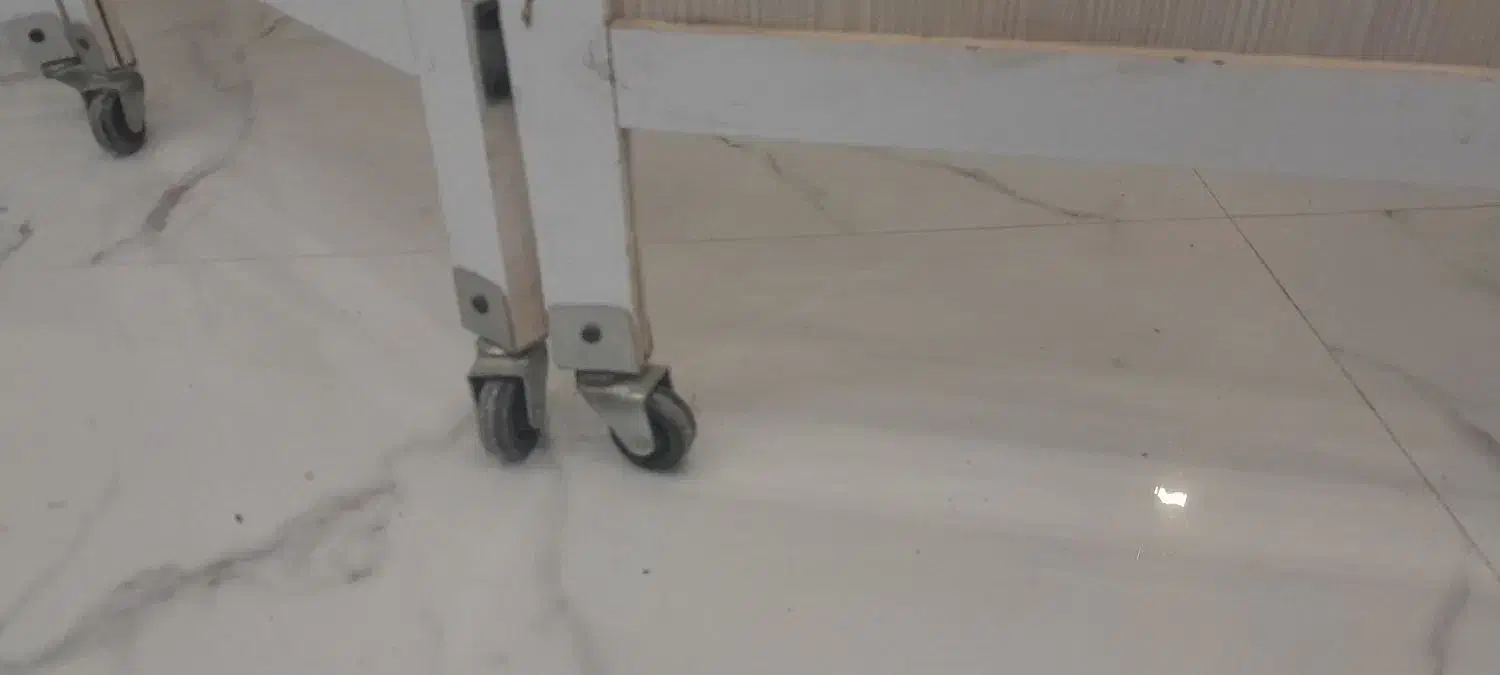 پارتیشن پاروان چرخدار پاروان|مبلمان خانگی و میز عسلی|مشهد, چهارچشمه|دیوار