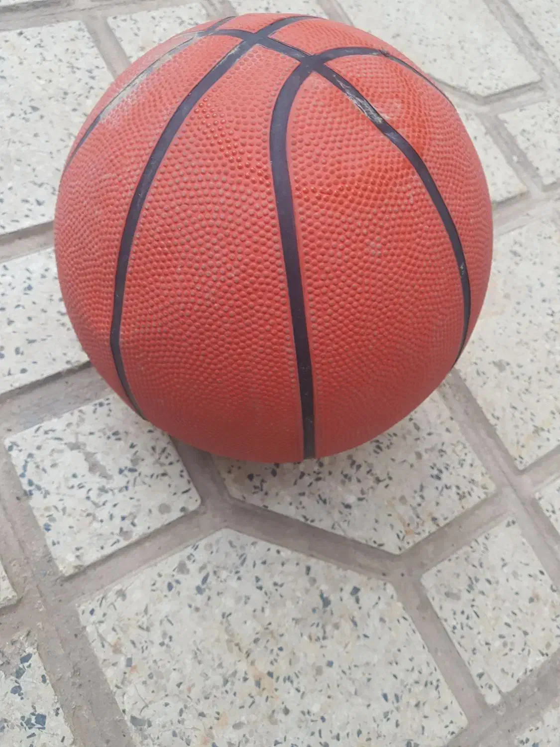 توپ بسکتبال|ورزش‌های توپی|اقبالیه, |دیوار