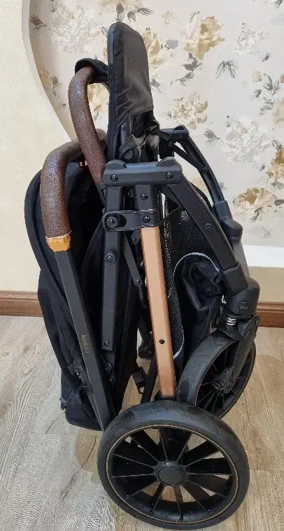 کالسکه چمدانی مسافرتی رو به مادر شو کیدیلو|کالسکه و لوازم جانبی|رشت, معلم|دیوار