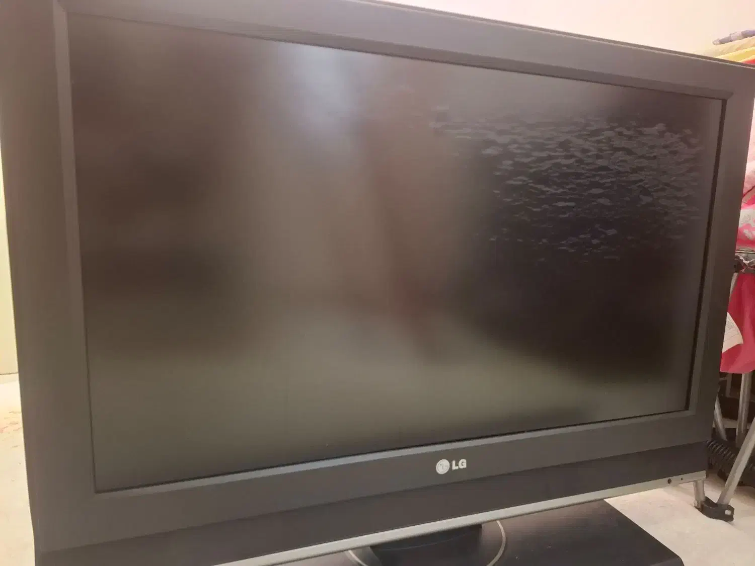 تلویزیون ۳۲ ال جی|تلویزیون و پروژکتور|لاهیجان, قیام|دیوار