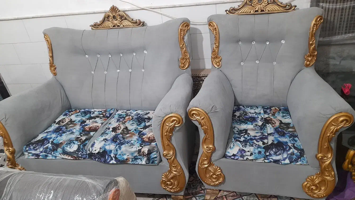 مبل|مبلمان خانگی و میز عسلی|کاشان, گریه|دیوار