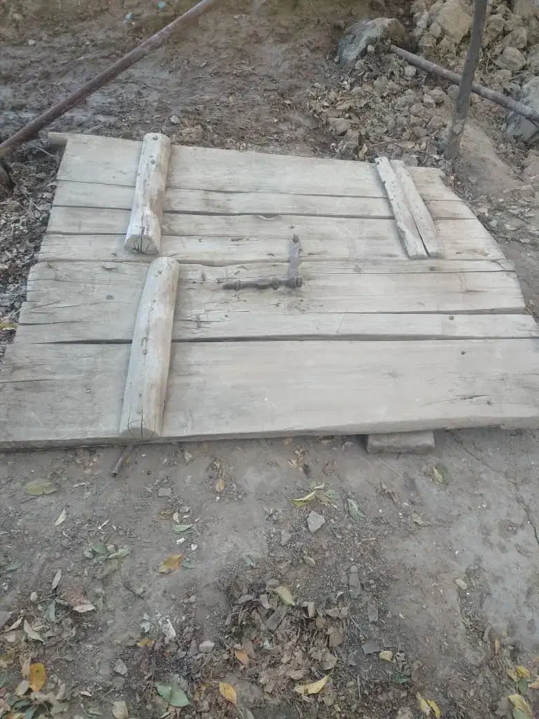 درب قدیمی ۱۲۰ ساله مناسب بوم گردی|مصالح و تجهیزات ساختمان|تهران, دهقان|دیوار